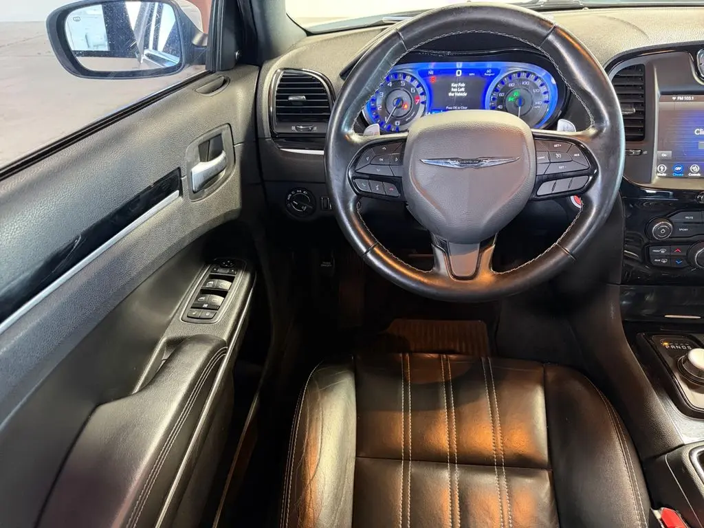 2019 Chrysler 300 - $18,003