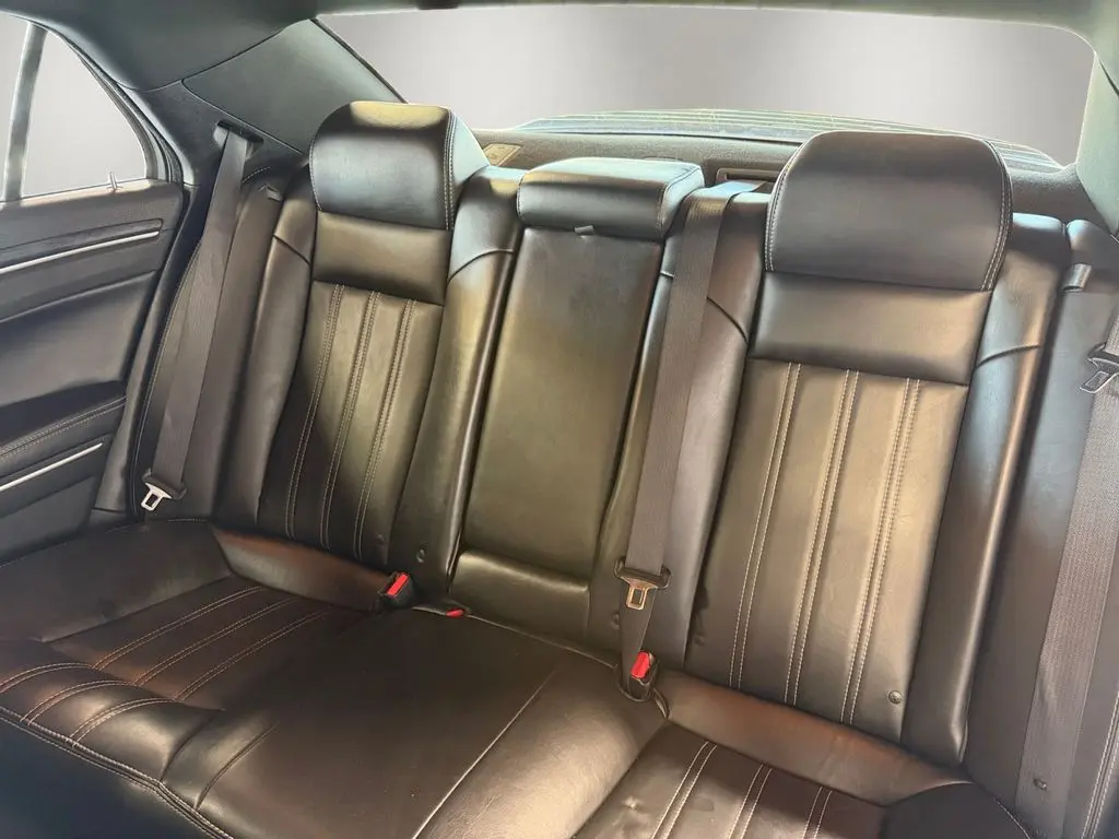 2019 Chrysler 300 - $18,003