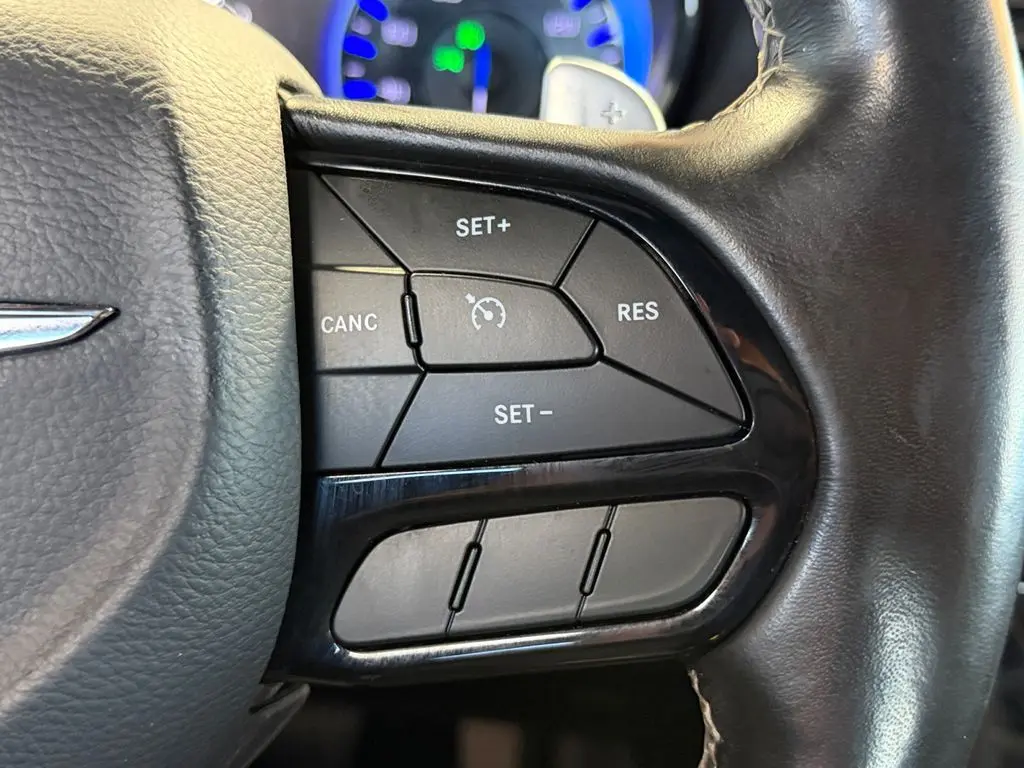2019 Chrysler 300 - $18,003