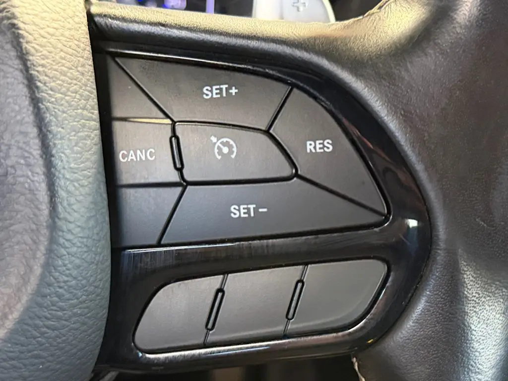 2019 Chrysler 300 - $18,003