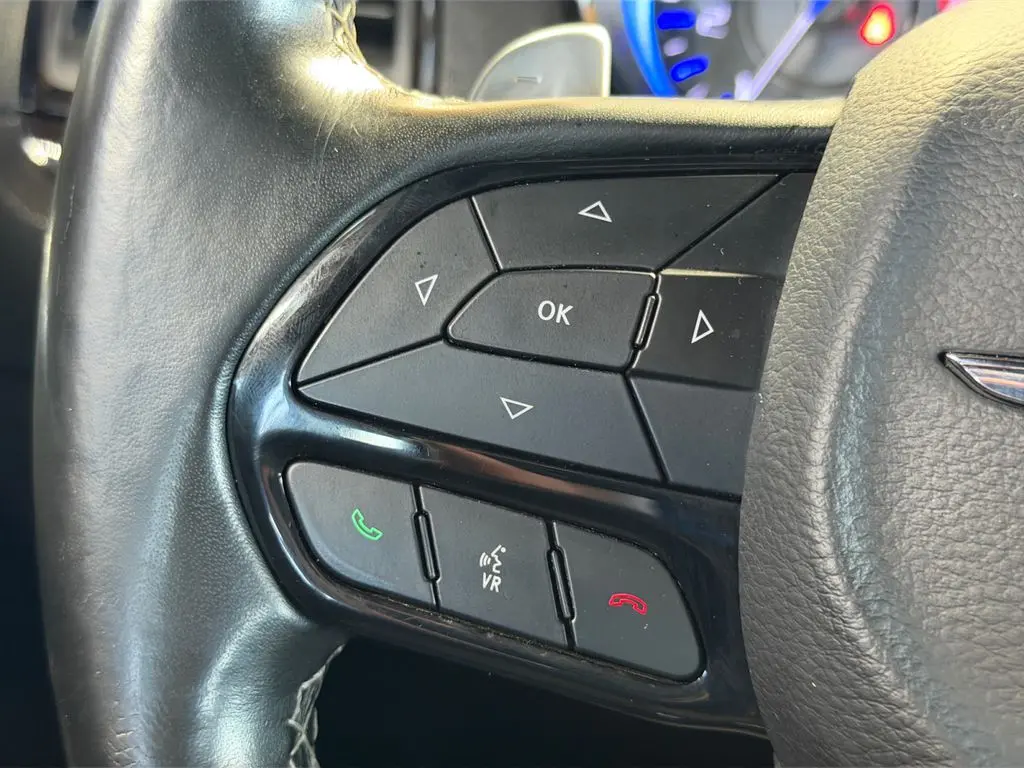 2019 Chrysler 300 - $18,003