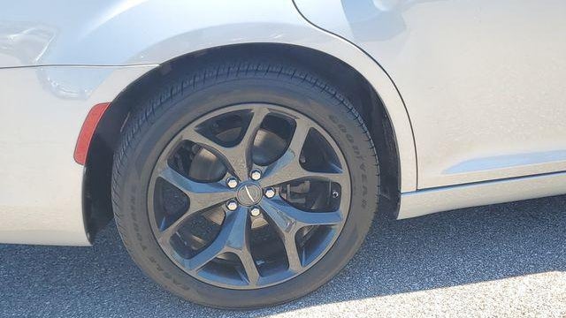 2022 Chrysler 300 S V6