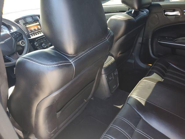 2022 Chrysler 300 - $23,436