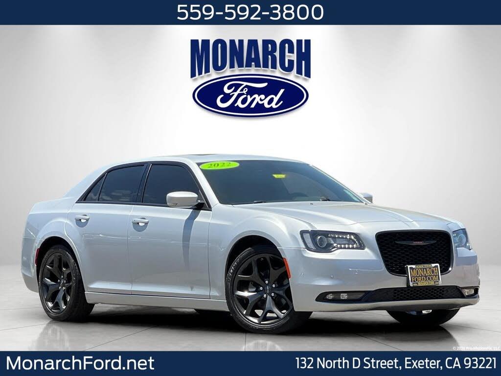 2022 Chrysler 300 - $24,995
