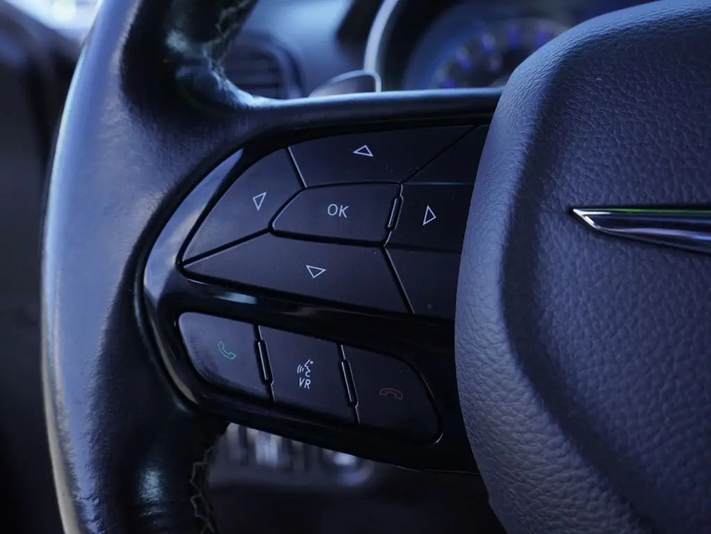2021 Chrysler 300 - $13,589