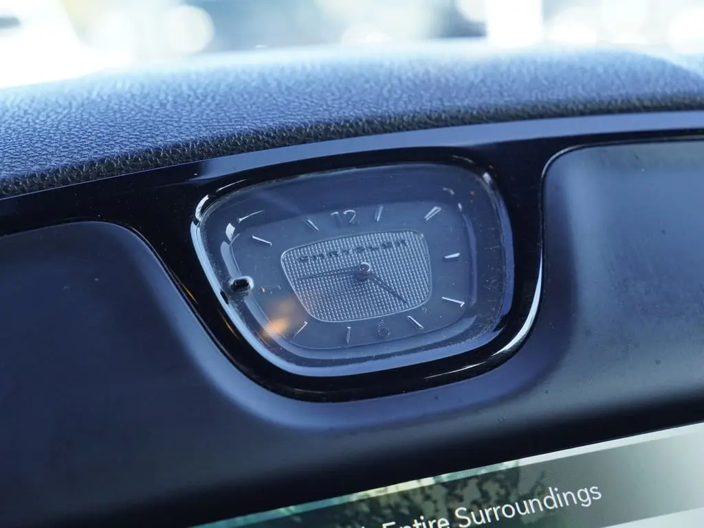 2021 Chrysler 300 - $13,589