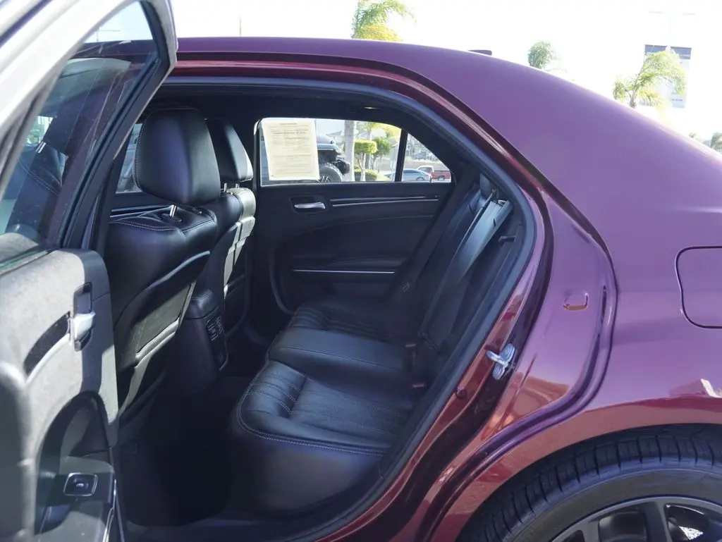 2021 Chrysler 300 - $13,589