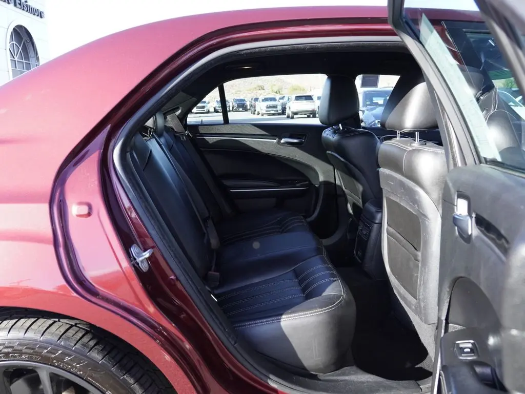 2021 Chrysler 300 - $13,589