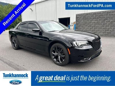2022 Chrysler 300 S V6 4DR Sedan