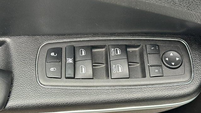 2023 Chrysler 300 S V6
