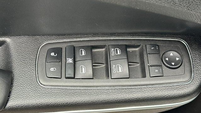 2023 Chrysler 300 S V6