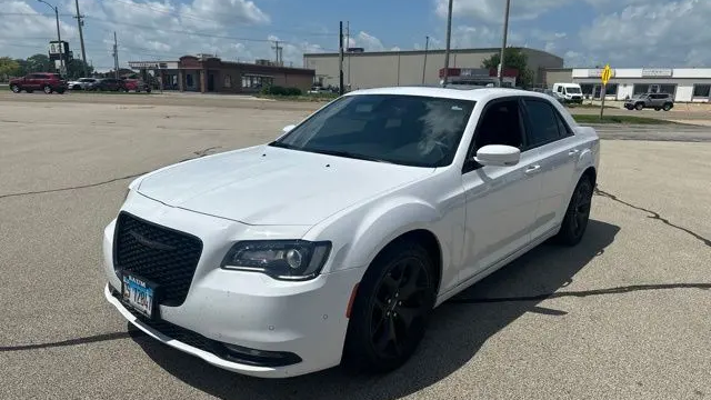 2023 Chrysler 300 S V6