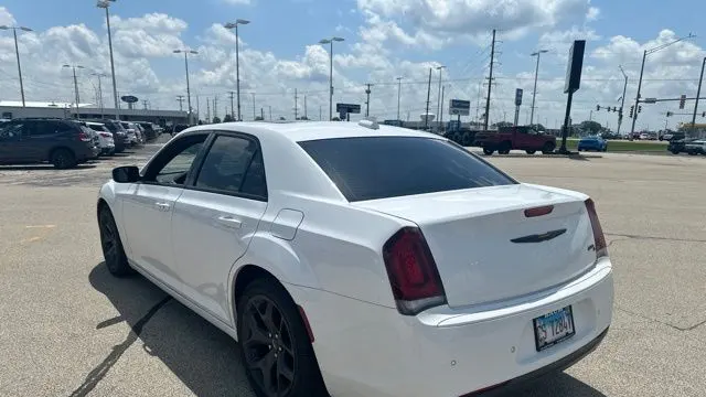 2023 Chrysler 300 S V6
