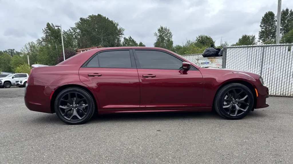2021 Chrysler 300 S V8