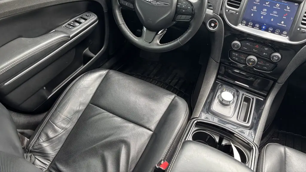 2021 Chrysler 300 S V8
