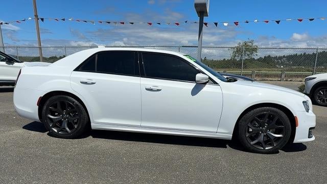 2022 Chrysler 300 S V8