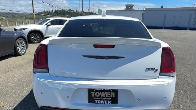 2022 Chrysler 300 S V8