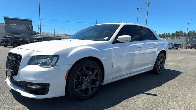 2022 Chrysler 300 S V8