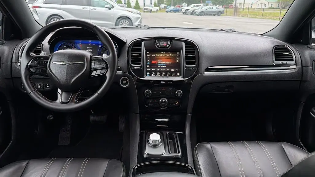 2022 Chrysler 300 S V8