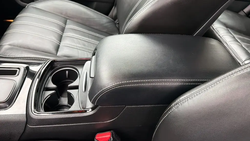 2022 Chrysler 300 S V8
