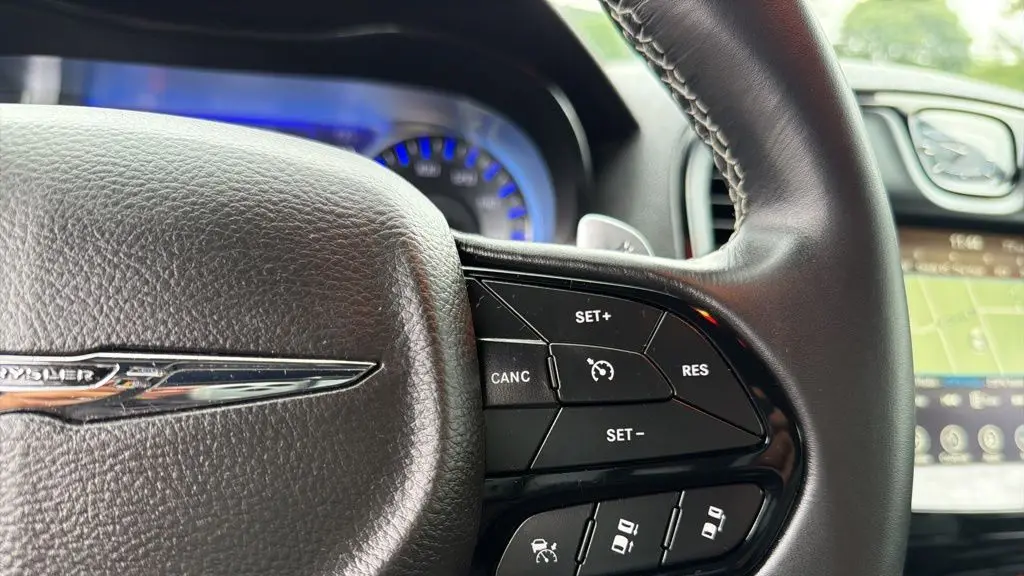 2022 Chrysler 300 S V8