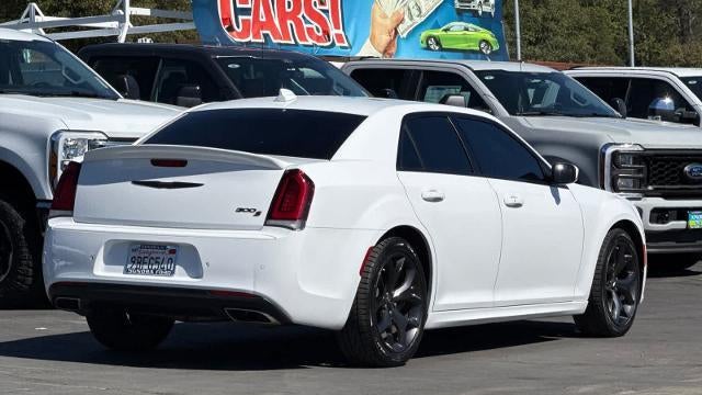 2022 Chrysler 300 S V8