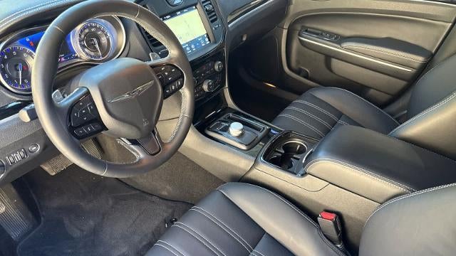 2022 Chrysler 300 S V8
