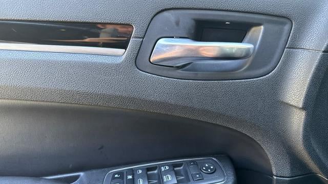 2022 Chrysler 300 S V8
