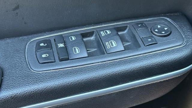 2022 Chrysler 300 S V8