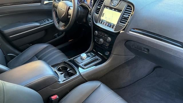2022 Chrysler 300 S V8