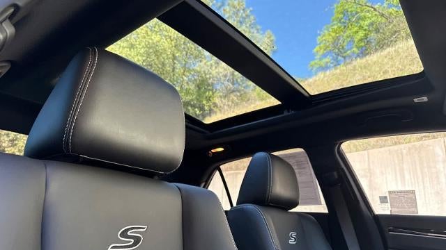 2022 Chrysler 300 S V8