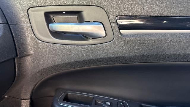 2022 Chrysler 300 S V8