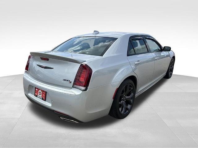 2023 Chrysler 300 - $36,596
