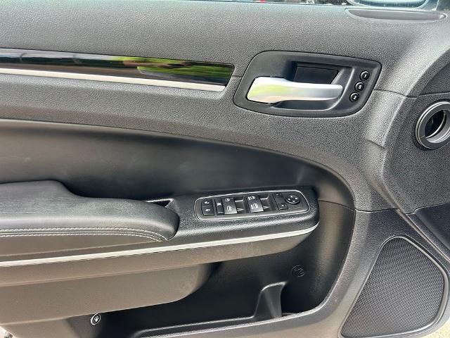 2023 Chrysler 300 - $36,596
