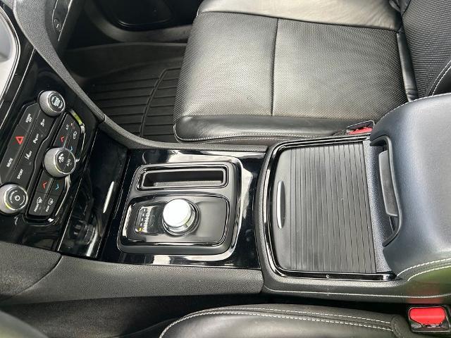 2023 Chrysler 300 - $36,596