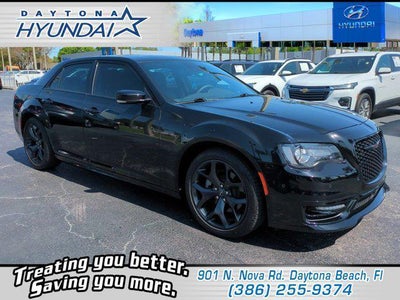 2023 Chrysler 300 S V8 4DR Sedan