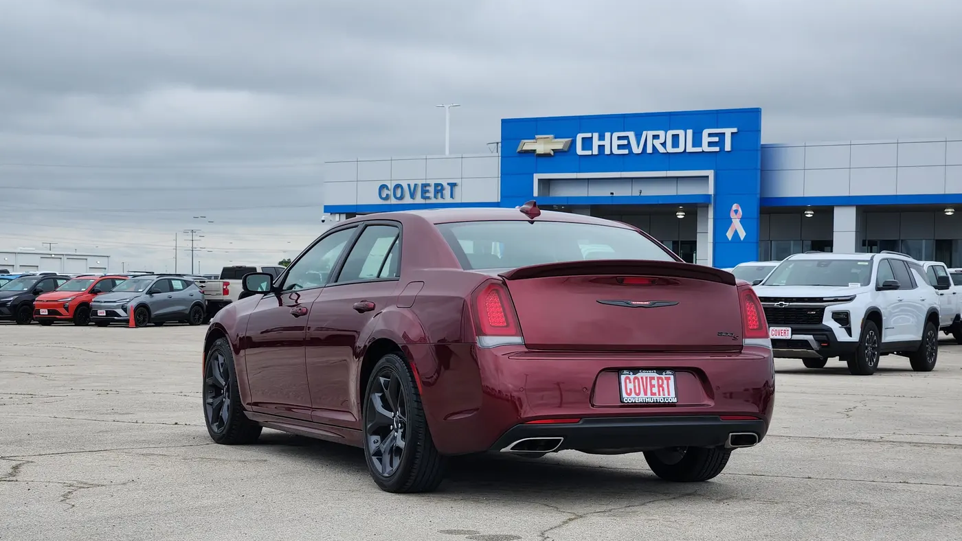 2023 Chrysler 300 S V8