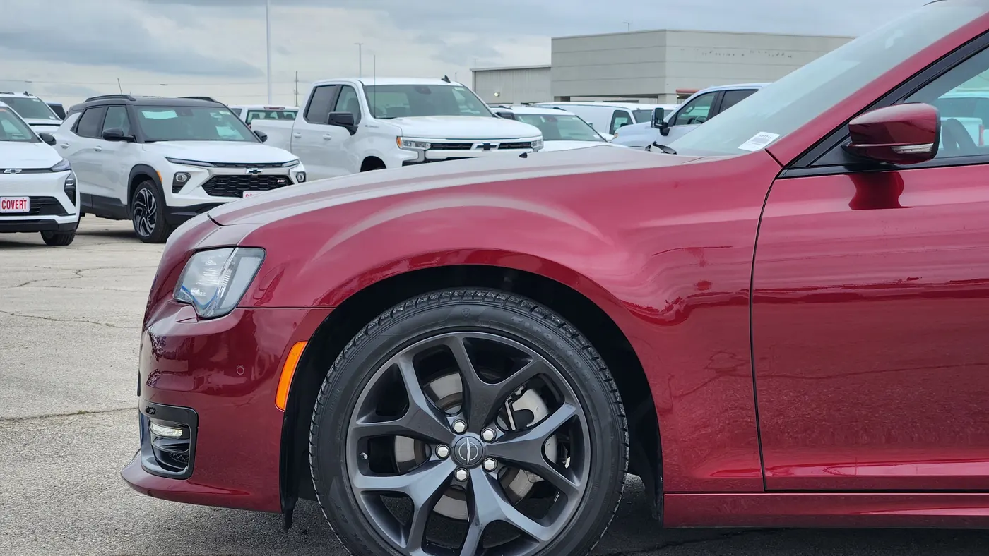 2023 Chrysler 300 S V8