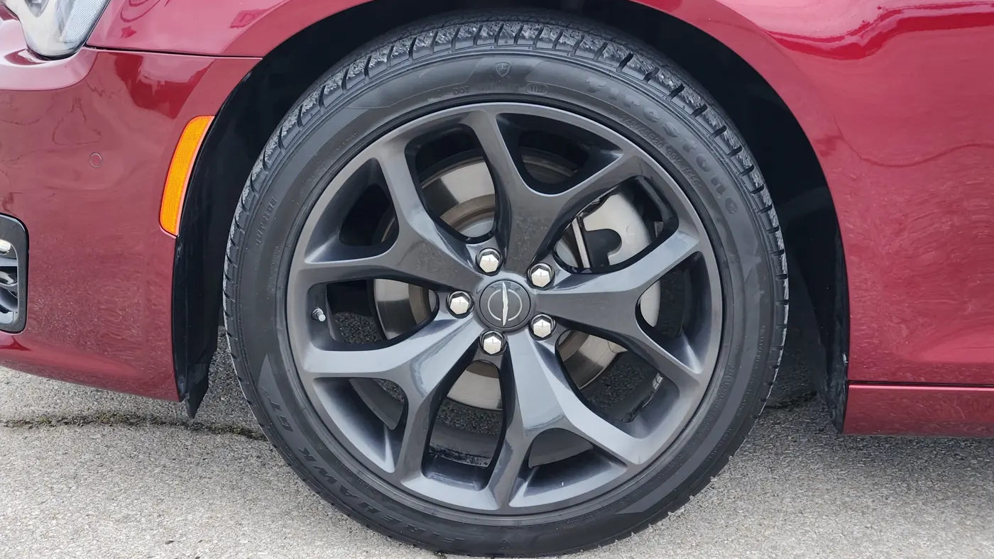2023 Chrysler 300 S V8