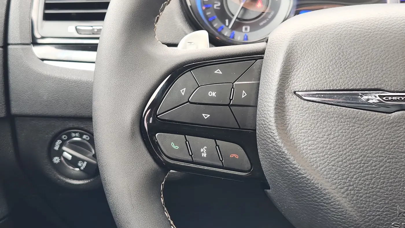 2023 Chrysler 300 S V8