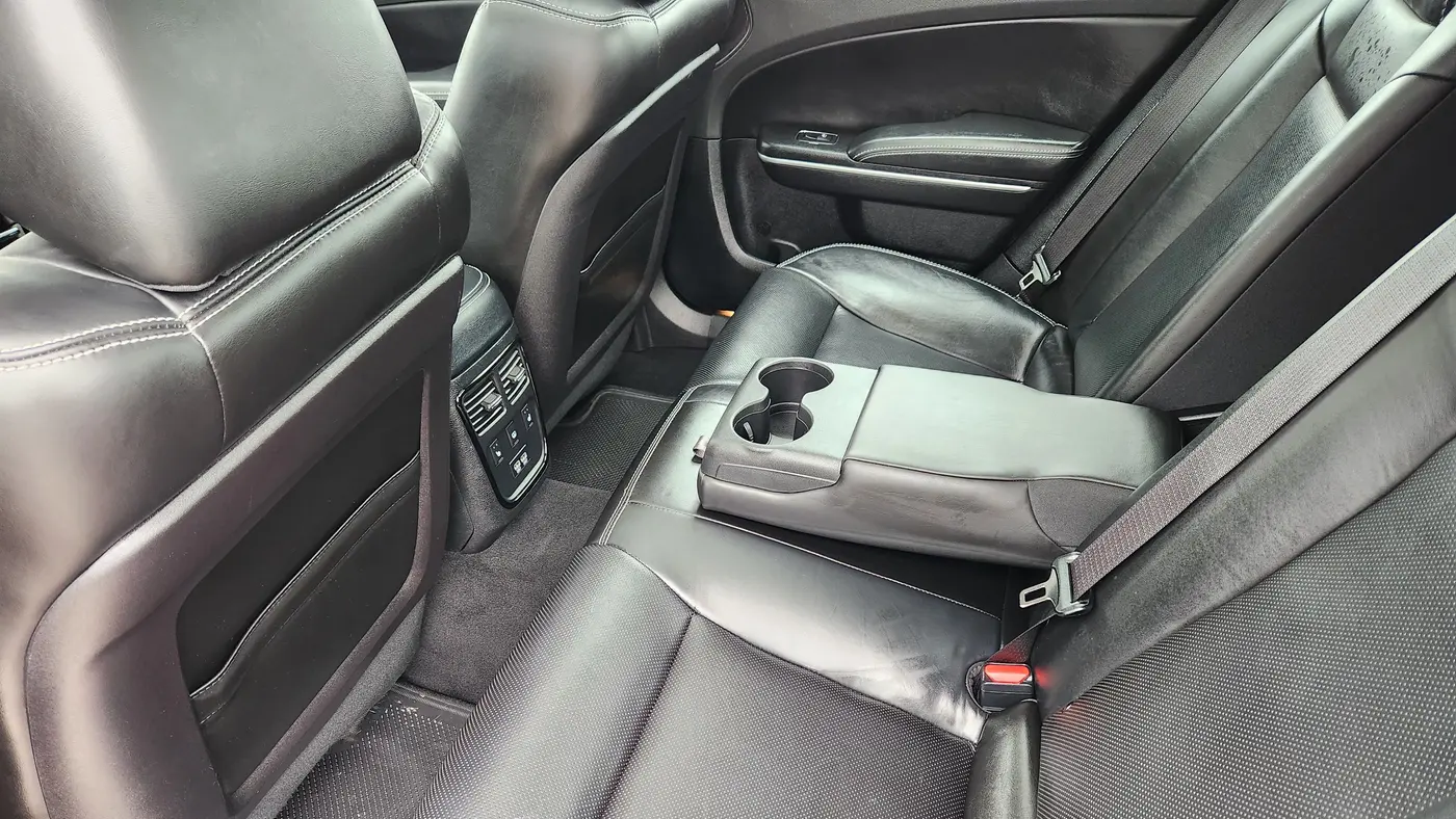 2023 Chrysler 300 S V8