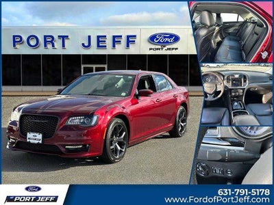 2023 Chrysler 300 Touring L 4DR Sedan