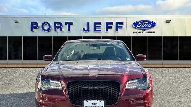2023 Chrysler 300 Touring L