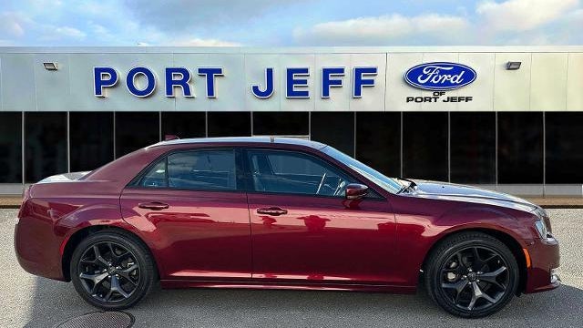 2023 Chrysler 300 Touring L