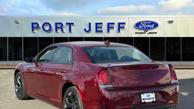 2023 Chrysler 300 Touring L