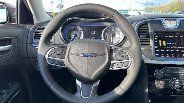 2023 Chrysler 300 Touring L
