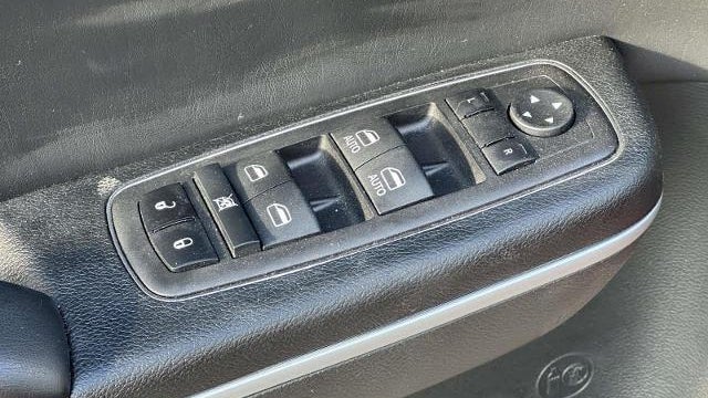 2023 Chrysler 300 Touring L