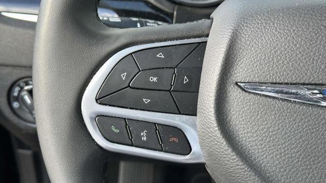 2023 Chrysler 300 Touring L