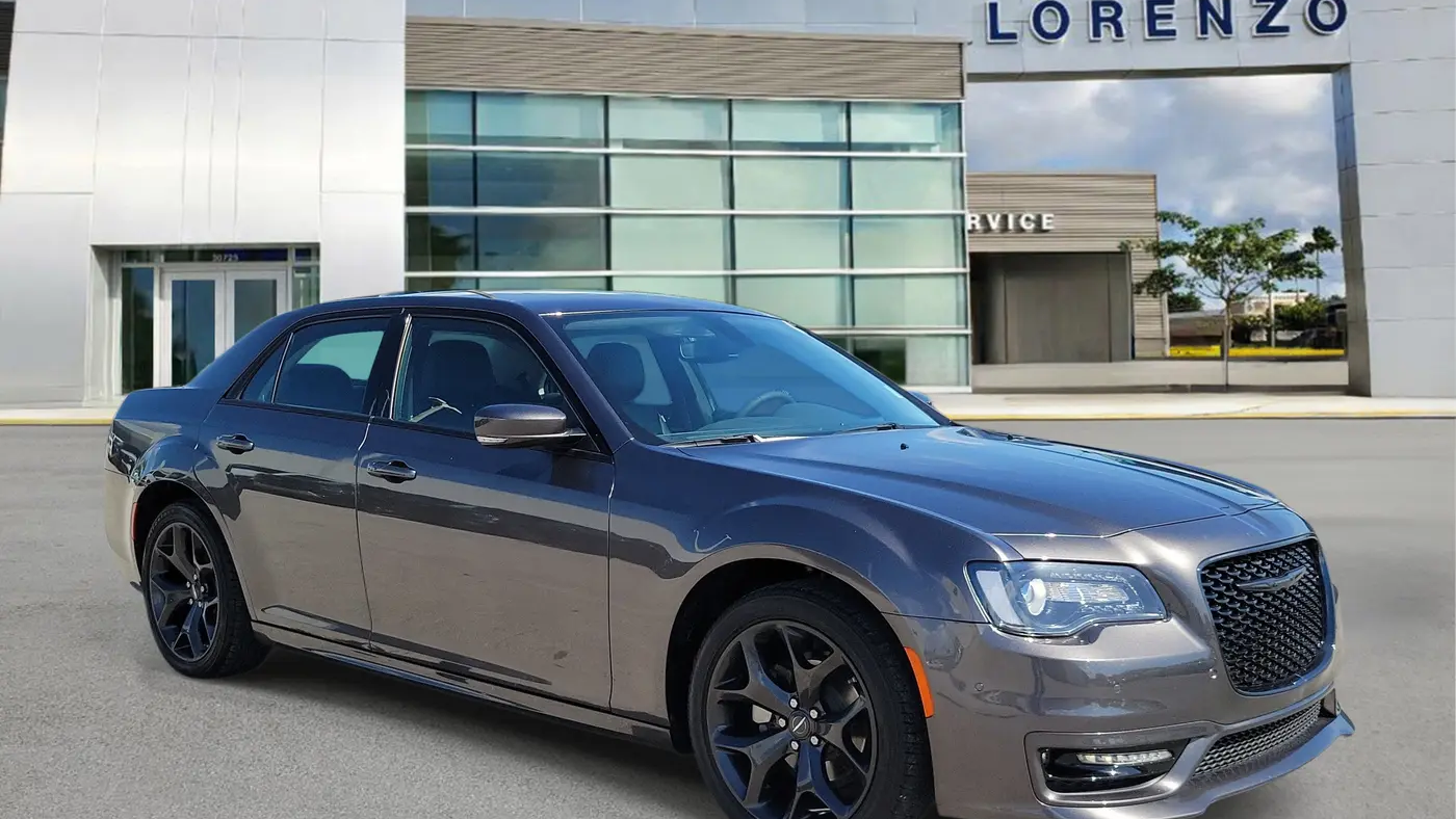 2023 Chrysler 300 Touring L