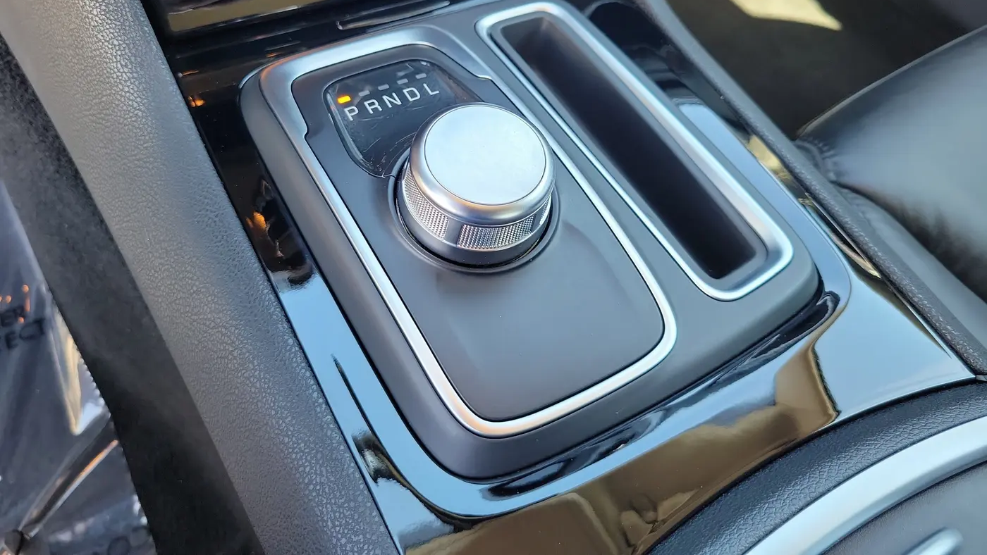 2023 Chrysler 300 Touring L